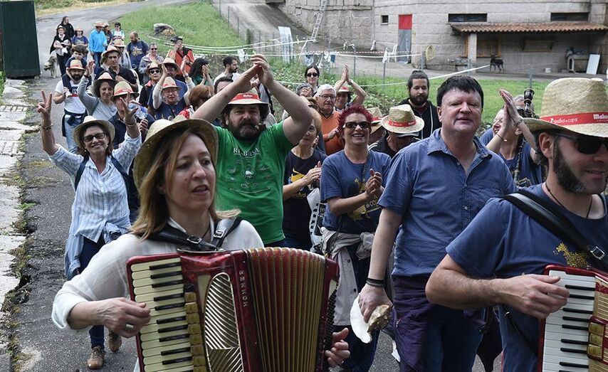 Veci&ntilde;os e veci&ntilde;as no Festival de Cans.