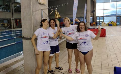 Relevo 4x50m. Estilos +200 Fem. R&eacute;cord Gallego anunciando el evento en la campana.