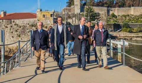 Xunta de Galicia, concello de Baiona y Portos de Galicia participaron en el acto. /&copy; Rosana Calvo