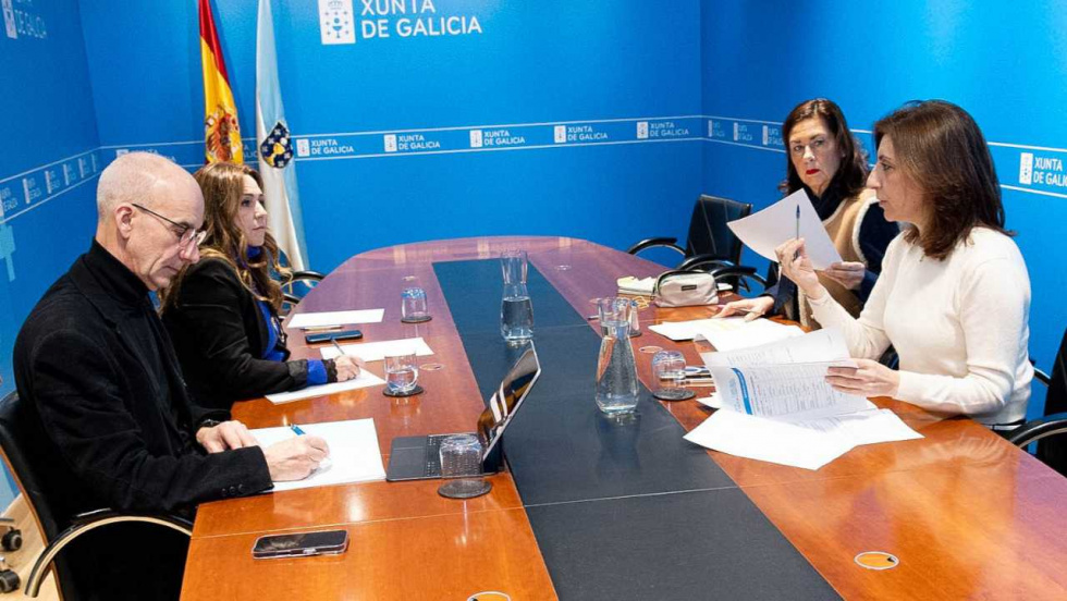 La Xunta y los concellos pedirán a la justicia levantar la suspensión de las medidas de control del lobo