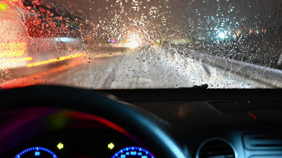 El temporal acumula más de 550 incidencias en Galicia, con cortes de carreteras y múltiples salidas de vía por nieve y granizo