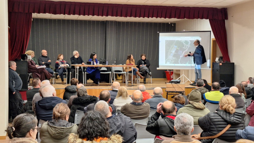 Mos informa a los vecinos de Cela sobre el inicio inminente del proyecto Celta360 en el Camino del Monte