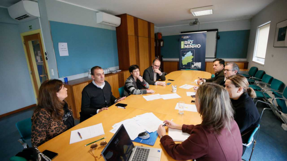 La alcaldías del Miño exigen a España y Portugal acciones inmediatas para salvar el río