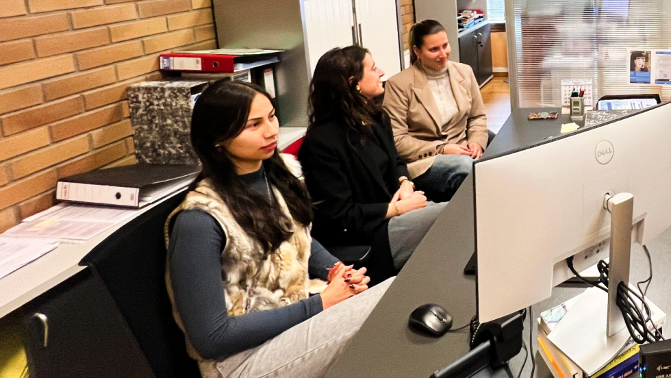 O Porriño contrata a tres recién tituladas para su servicio de empleo