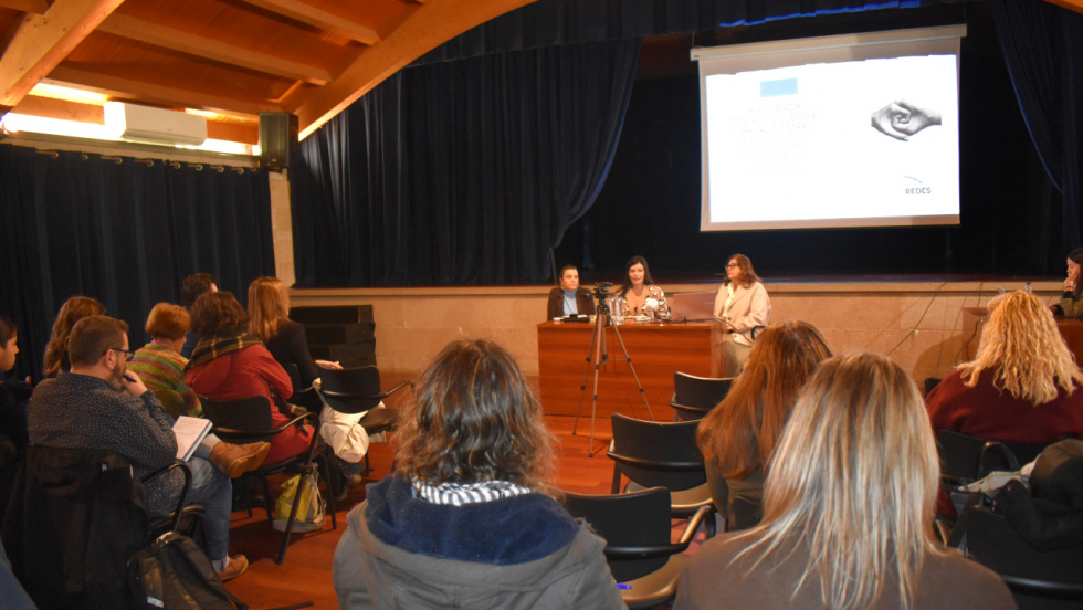 Jornada en Mos sobre violencia digital y sexual contra menores atrae a 3.000 profesionales