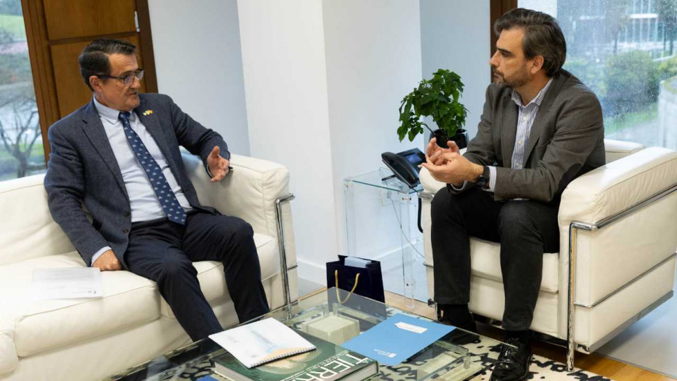 Diego Calvo recibe al nuevo cónsul honorario de Ucrania en Galicia
