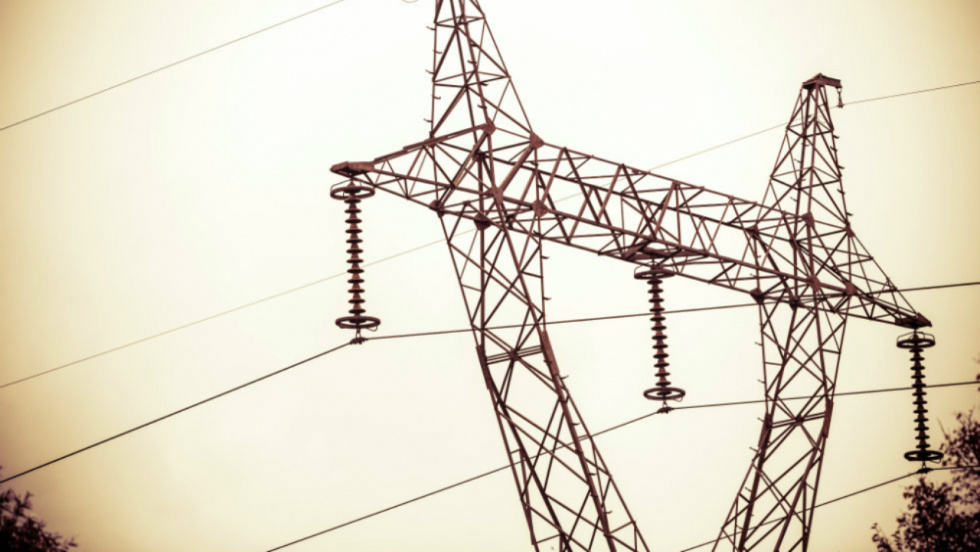 Una empresa eléctrica advierte al Concello el peligro que supone la biomasa acumulada bajo sus líneas