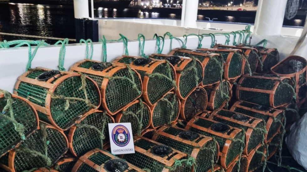 Guardacostas de Galicia incautó más de 27.000 kilos de pescado y marisco ilegal en 2025
