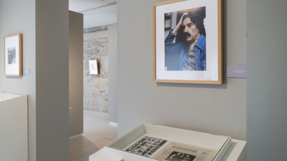 El Museo de Pontevedra despide la gran exposición del centenario del dramaturgo José Ruibal