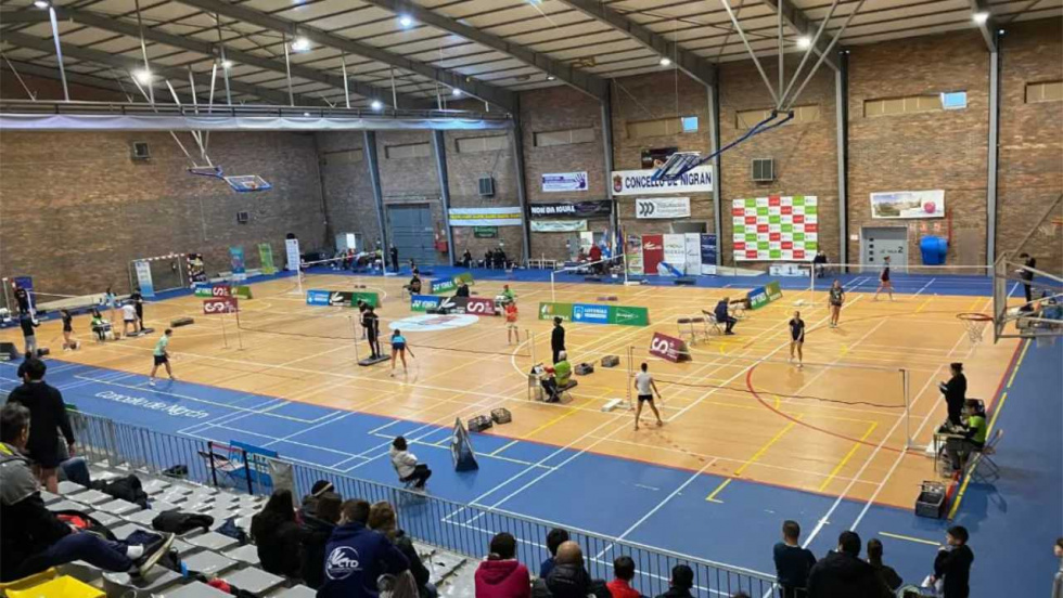 Telma Ruso brilla con oro y plata en el Master Nacional de Bádminton en Nigrán