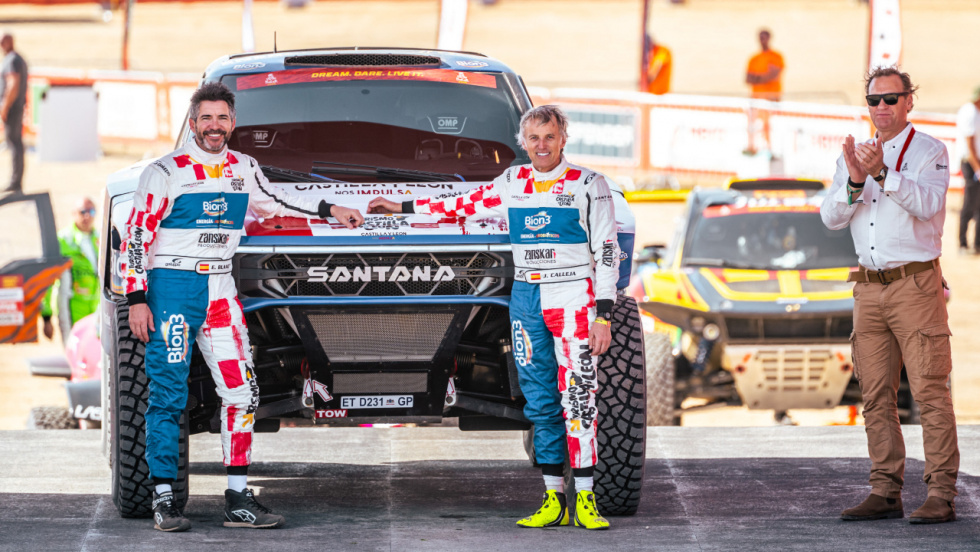 Calleja y Blanco completan el prólogo del Dakar 2026 con el Santana Pick-Up