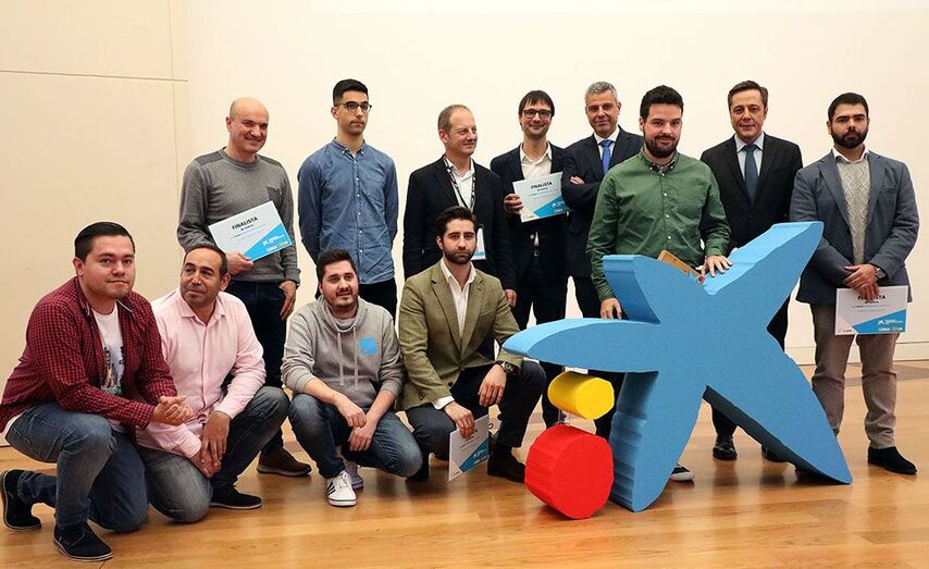 Antonio Vázquez, director financiero de Alen Space junto a los representantes de la organización y los finalistas.
