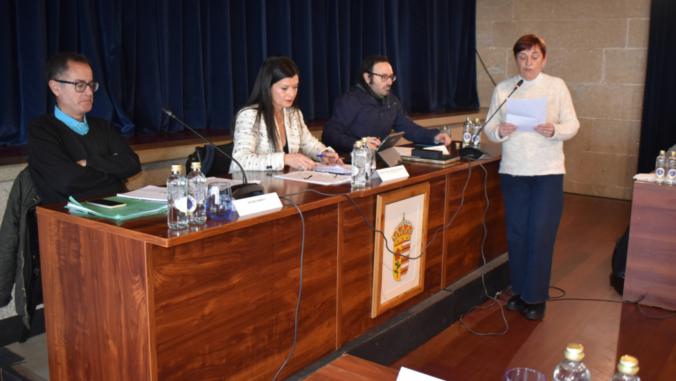 Mos aprueba una moción contra la nueva A-52 y exige la liberación del peaje de la AP-9 en Vigo-Porriño