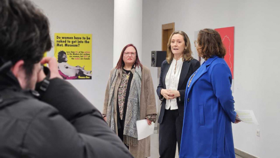 La Deputación exhibe en Vigo obras de 15 artistas internacionales para reflexionar sobre la violencia de género