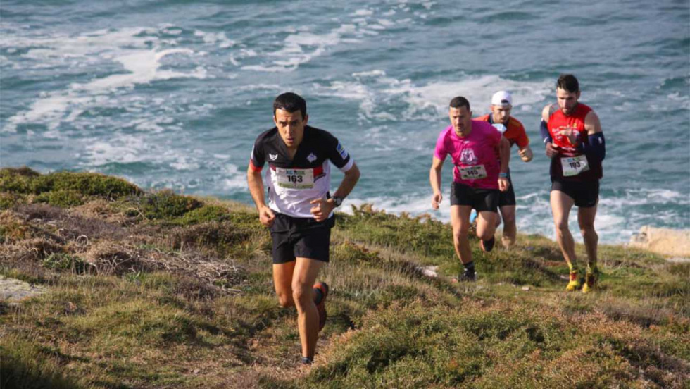 Disfraces y zancadillas: Barbadás une trail y Entroido con 150 atletas en su campeonato gallego