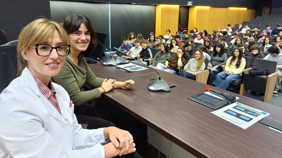 Doscientos escolares de la provincia participan en Vigo en un programa que acerca la investigación científica a través del humor