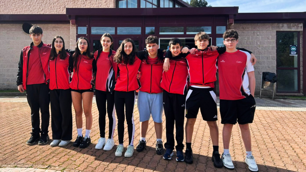 El Club Natación Mos cosecha seis medallas en el Gallego Infantil de Invierno con Marcos Garabatos como estrella