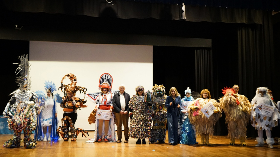 Ponteareas entrega los premios del concurso de disfraces de Entroido con más de sesenta participantes