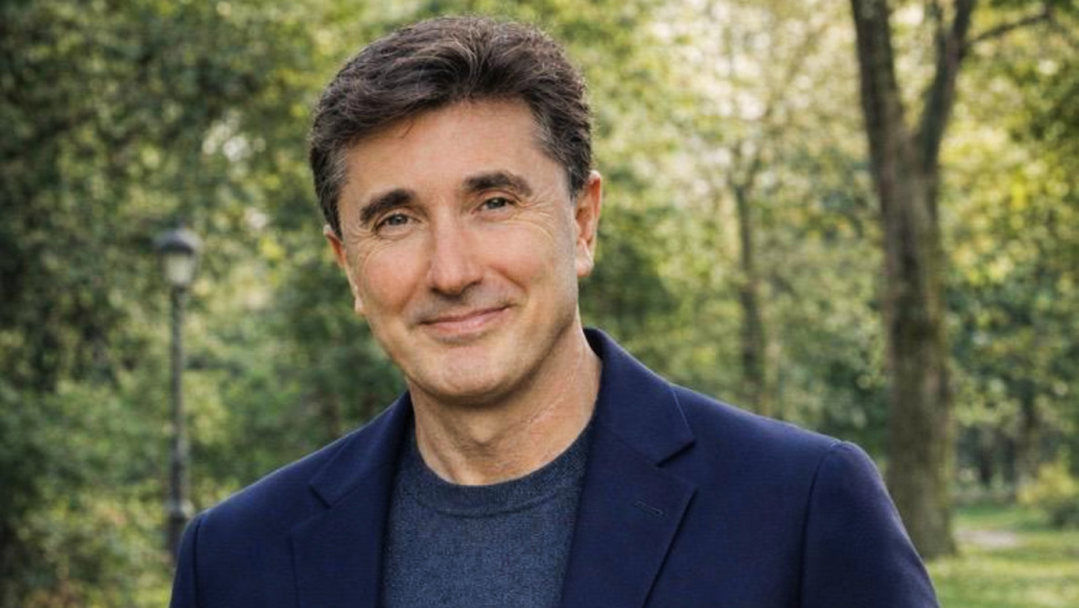 UCIN Mos critica al gobierno local por priorizar actos empresariales ante la protesta educativa en Sanguiñeda