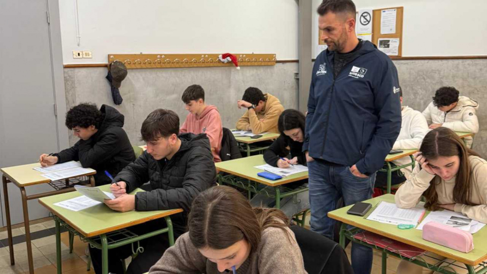 Más de 70 escolares compiten en Cabo Ortegal por un puesto en la Olimpiada Nacional de Geología