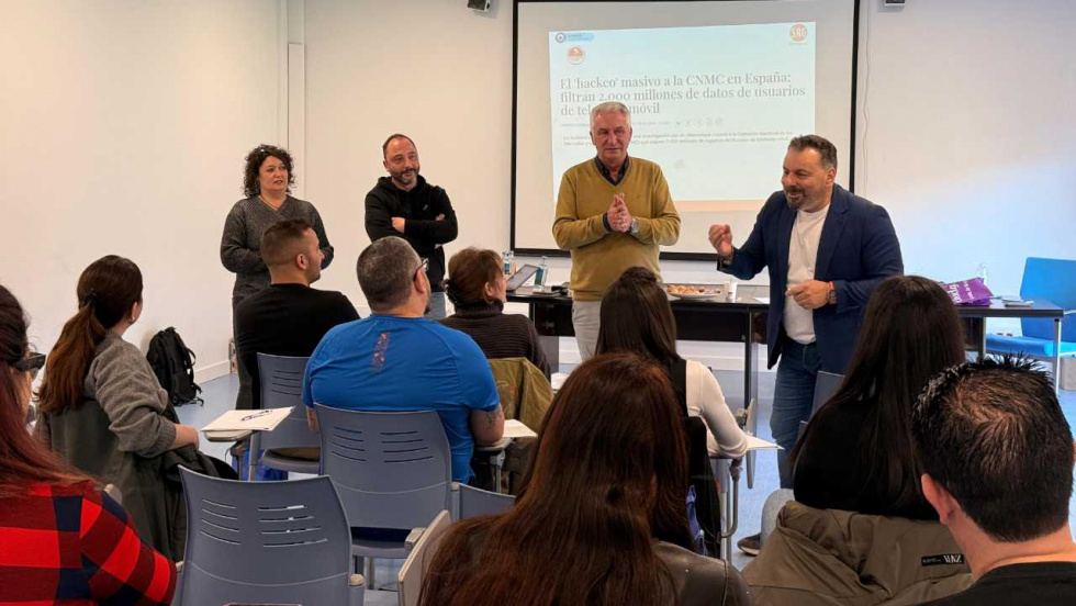 Gondomar forma a 19 vecinos en herramientas digitales para impulsar sus negocios