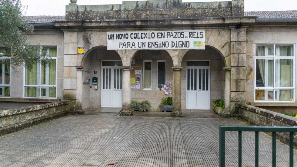 Tui exige a Educación la reforma urgente del CEIP de Pazos de Reis