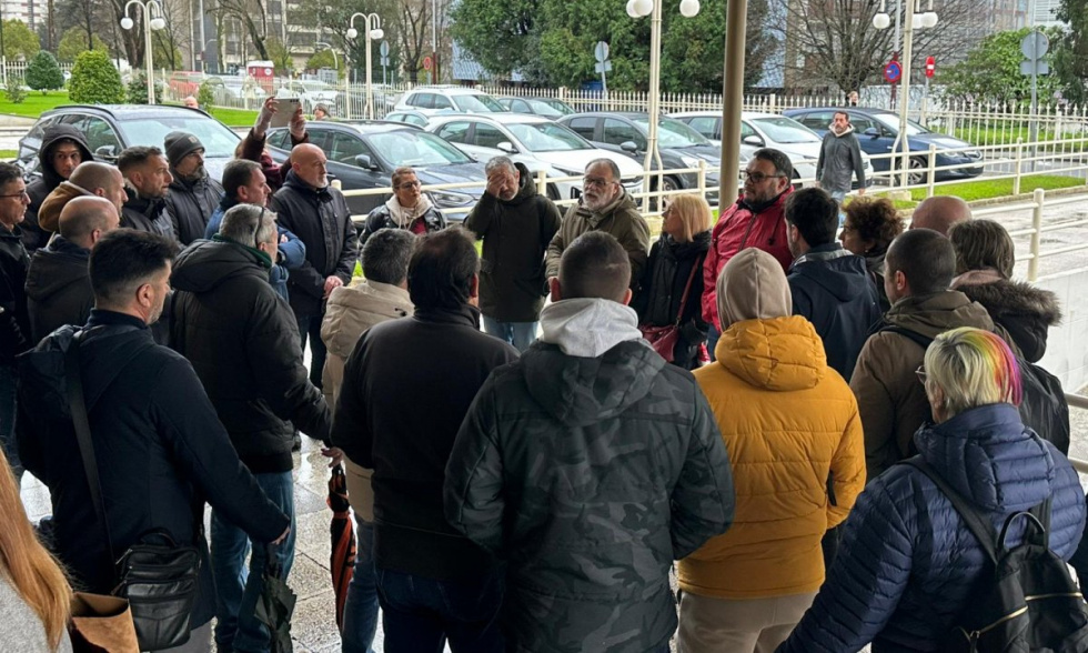 El comercio del metal de Pontevedra inicia un calendario de protestas ante las 