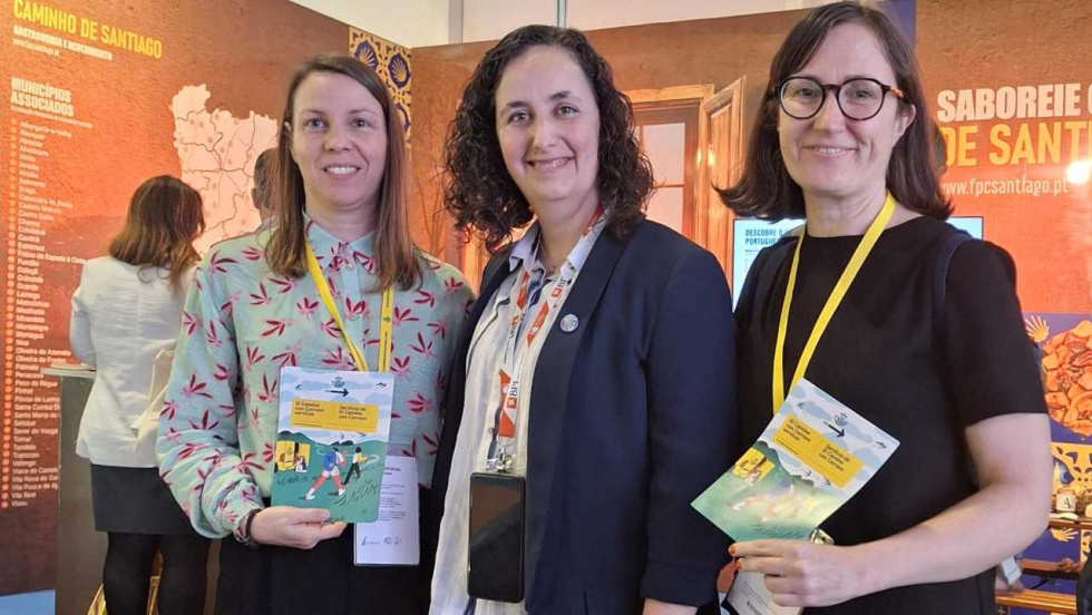 Correos lleva su mochila peregrina hasta Oporto para atender el 'boom' del Camino Portugués