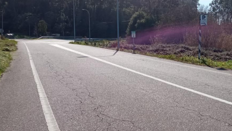 Vecinos de Camos y Chandebrito exigen soluciones urgentes para la peligrosa PO-2102