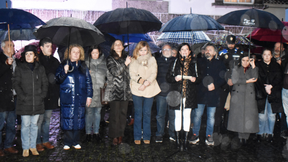 Mos decreta tres días de luto oficial y celebra un pleno extraordinario por el asesinato de una vecina