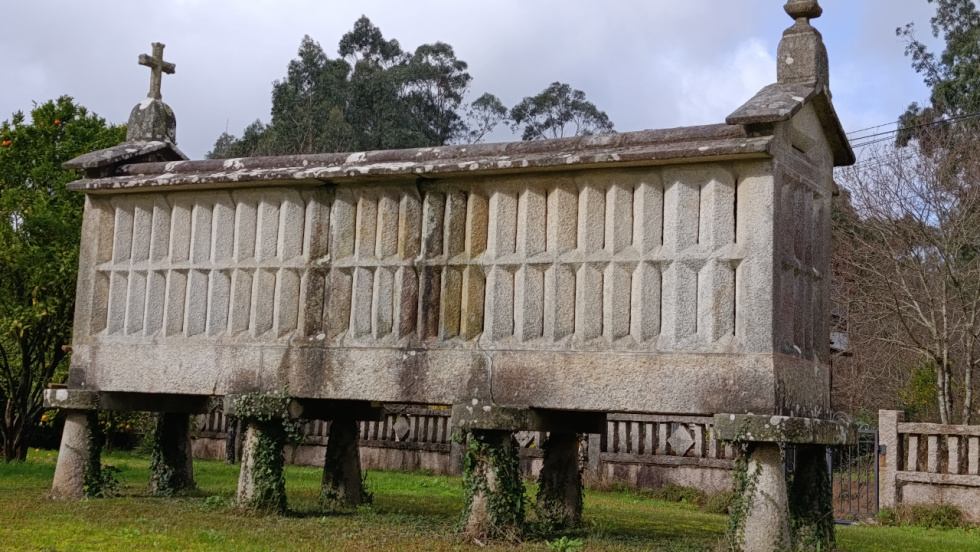 Un viaje por la historia viva de Galicia: Los hórreos