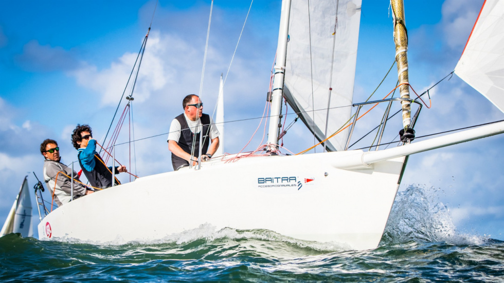 El Monte Real inaugura la temporada de vela con la Liga de Invierno J80 en Baiona