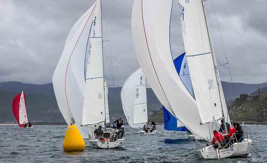 Parte de la flota de la Liga de Inviernon J80. /&copy; Rosana Calvo