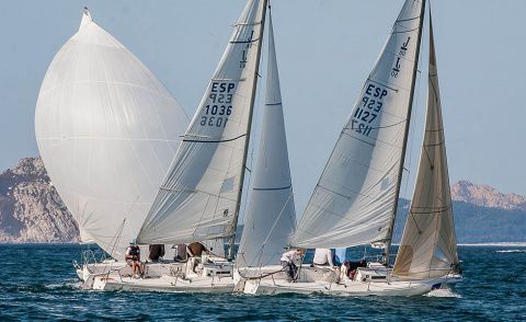 La rivalidad entre los J80 es máxima. /&copy; Rosana Calvo