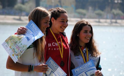PODIO MUJER CANOA JUVENIL- NURIA RODIÑO