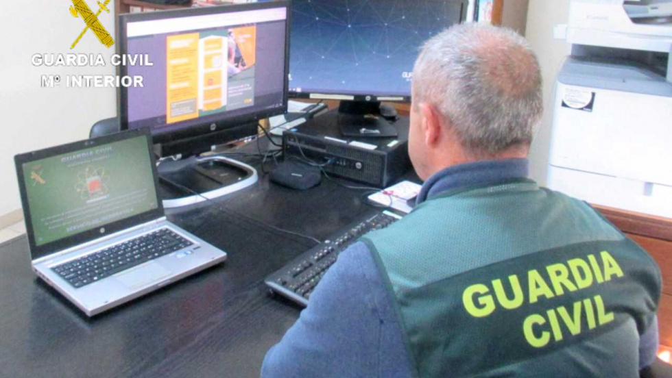 Investigan a un valenciano por extorsionar a un vecino de Sanxenxo tras consultar una web de contactos