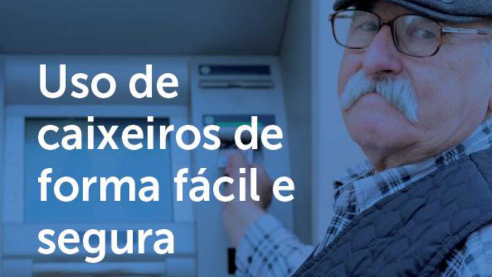 ABANCA enseña en Salvaterra a usar los cajeros automáticos de forma fácil y segura