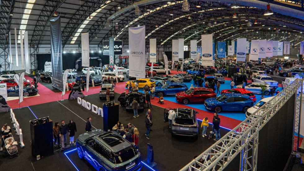 El Salón del Automóvil de Vigo abre con el Tesla Cybertruck como gran reclamo