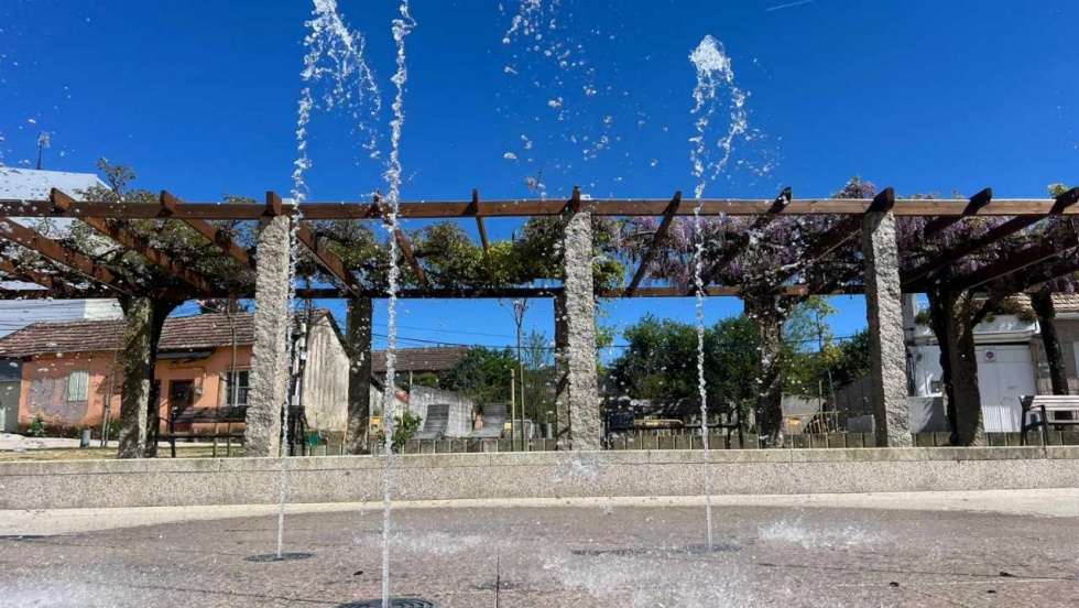 O Porriño activa los chorros de agua del parque da Feira para Semana Santa
