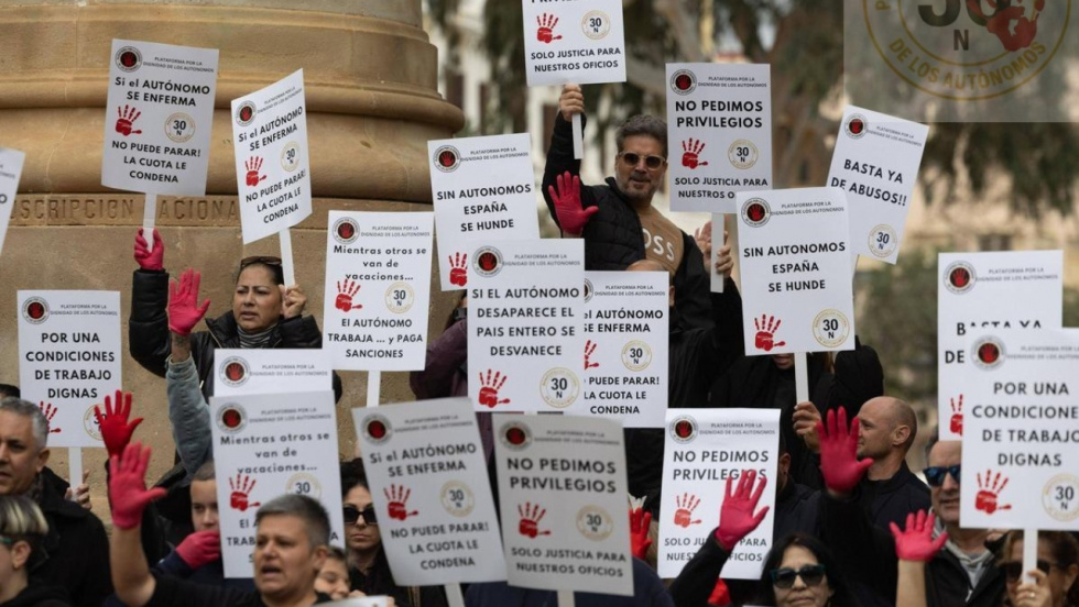 Casi 20.000 autónomos toman la calle
