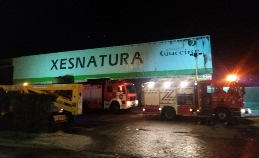 Imagen de los medios de extinci&oacute;n esta madrugada