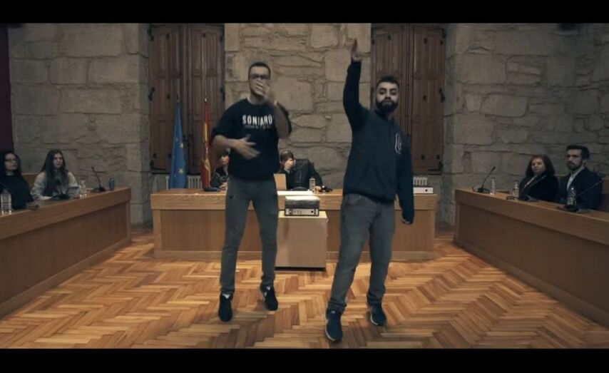 O alcalde lamenta &ldquo;a deriva demencial do PP e determinados medios de comunicaci&oacute;n que criminalizan calquera opini&oacute;n que sexa cr&iacute;tica coa constituci&oacute;n espa&ntilde;ola.