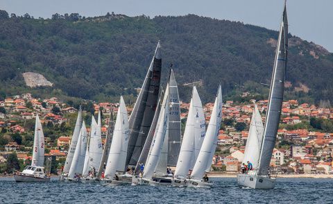 La salida desde Vigo fue muy ajustada para toda la flota. /© Rosana Calvo