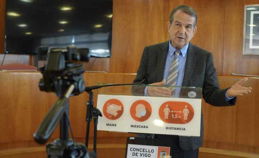 O rexedor ofrece declaraci&oacute;ns no Sal&oacute;n de Plenos do Concello.