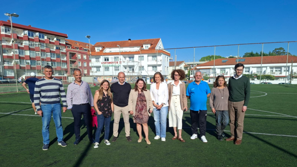 La Deputación financiará al completo el cambio de césped de los campos de fútbol de Keniata en Cangas