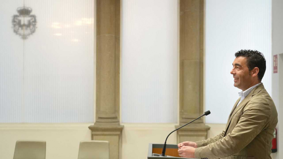 La Deputación inyecta 350.000 euros a tres concellos para renovar sus instalaciones deportivas