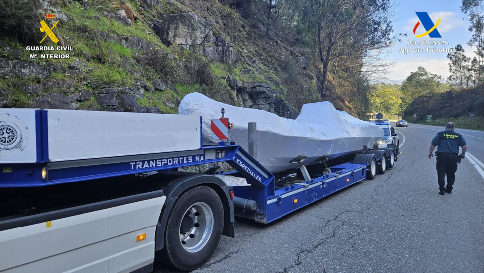 Intervenida una presunta narcolancha de diez metros en un control de Salvaterra