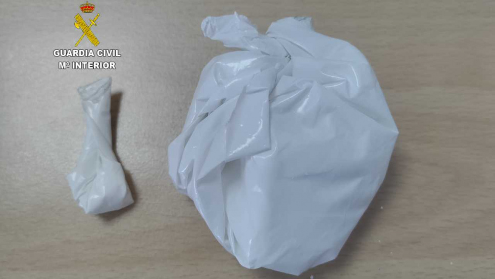 La Guardia Civil investiga a dos vigueses por tráfico de cocaína tras un control en la AG-41 en Barro