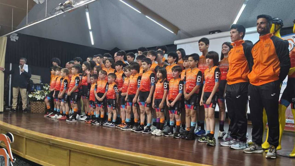 El Club Ciclista Ponteareas B Travel arranca temporada