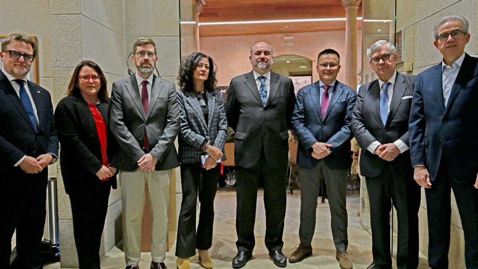 La Xunta abordará el absentismo laboral con un plan integral y diálogo social